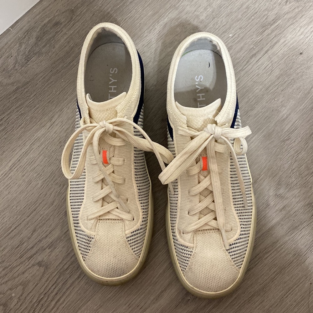 Limited Edition Rothy’s Lace Up Sneaker - Picture 3 of 5